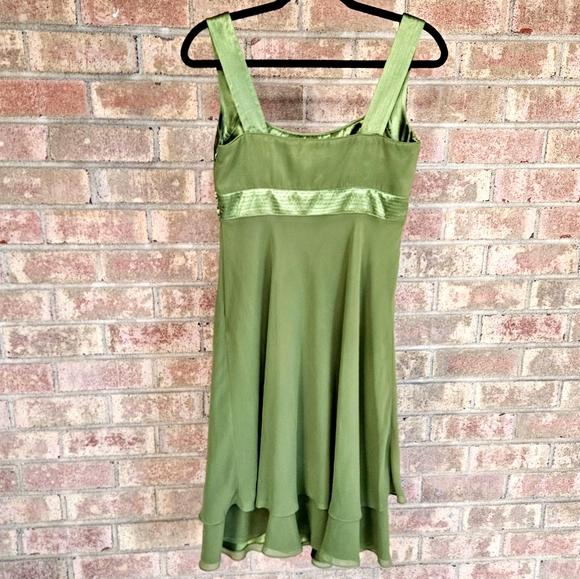 Liz Claiborne Green Babydoll Dress Size 4 - Picture 2 of 4